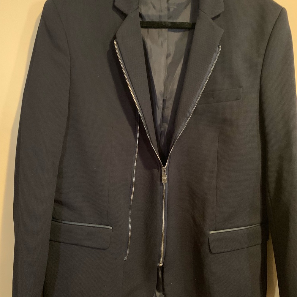 Blazer - Picture 3 of 8